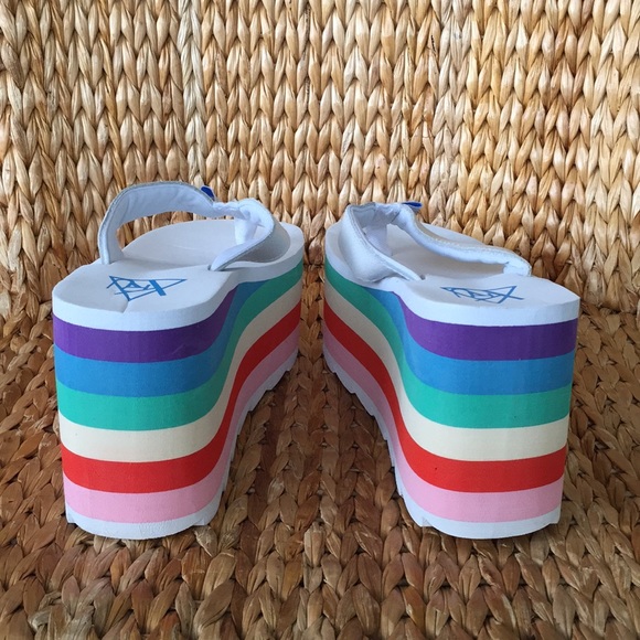 💕HP💕NIB YRU White Rainbow Platform Thong Sandals - Picture 3 of 6